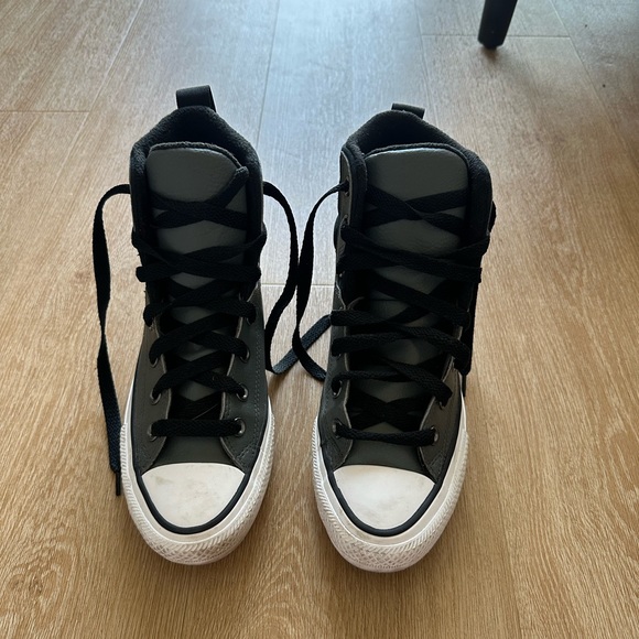 Converse High Top Winter Shoes - Picture 2 of 8